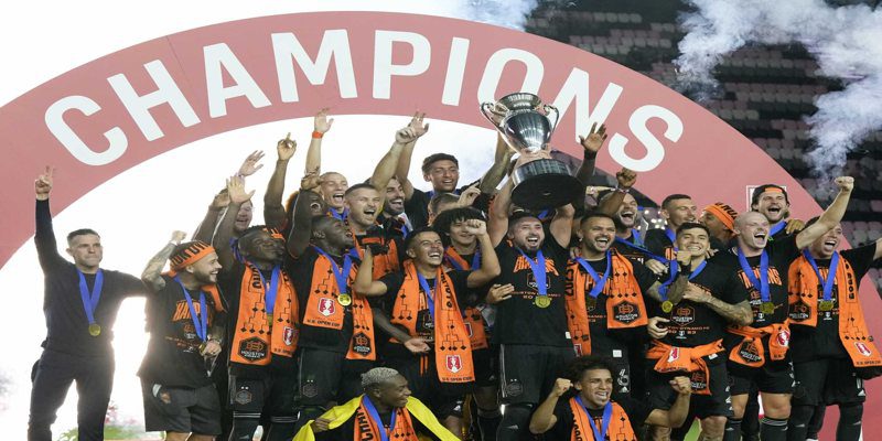  Câu Lạc Bộ Houston Dynamo là đội bóng đầu tiên vô địch MLS 2 mùa liên tiếp